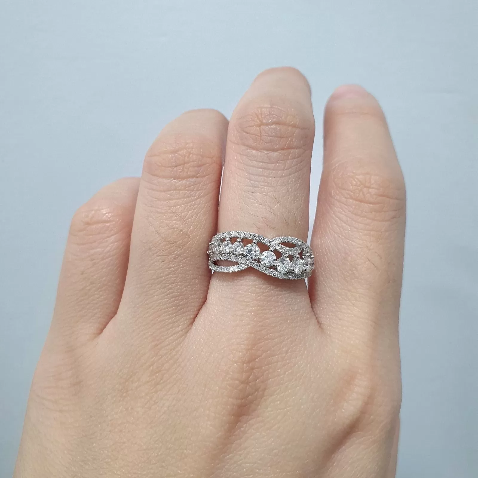 1.1ctw Beautiful Overlap Diamond Ring 14K White Gold