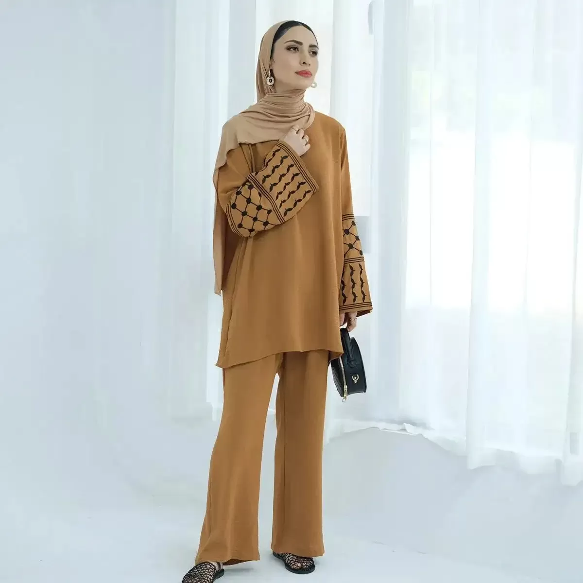 2 Pieces Set Keffiyeh Embroidery Sleeve Wrinkle Pant Suit With Tops