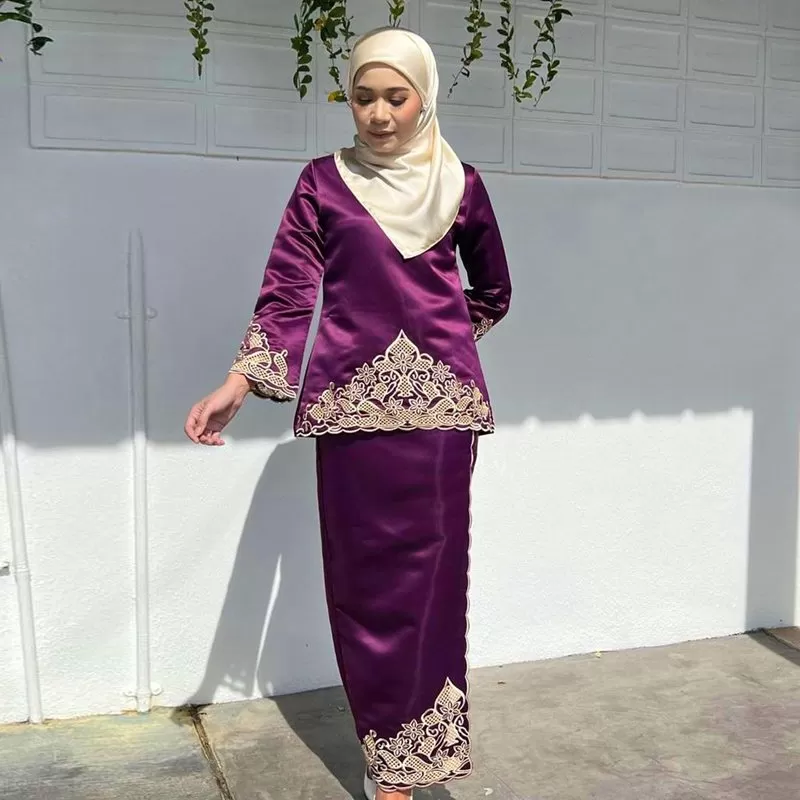 2 Pieces Set Satin Malaysian Embroidery Tops And Skirt Suit