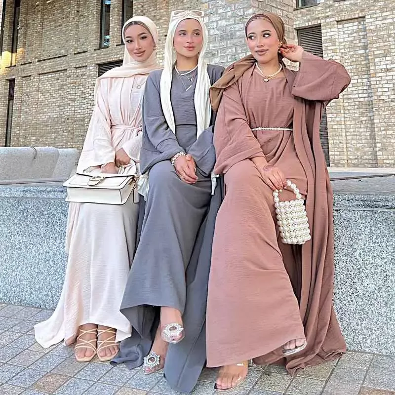 2 Pieces Set Wrinkle Muslim Women Abaya Dress Set With Open Abaya And Sleeveless Inner Dress