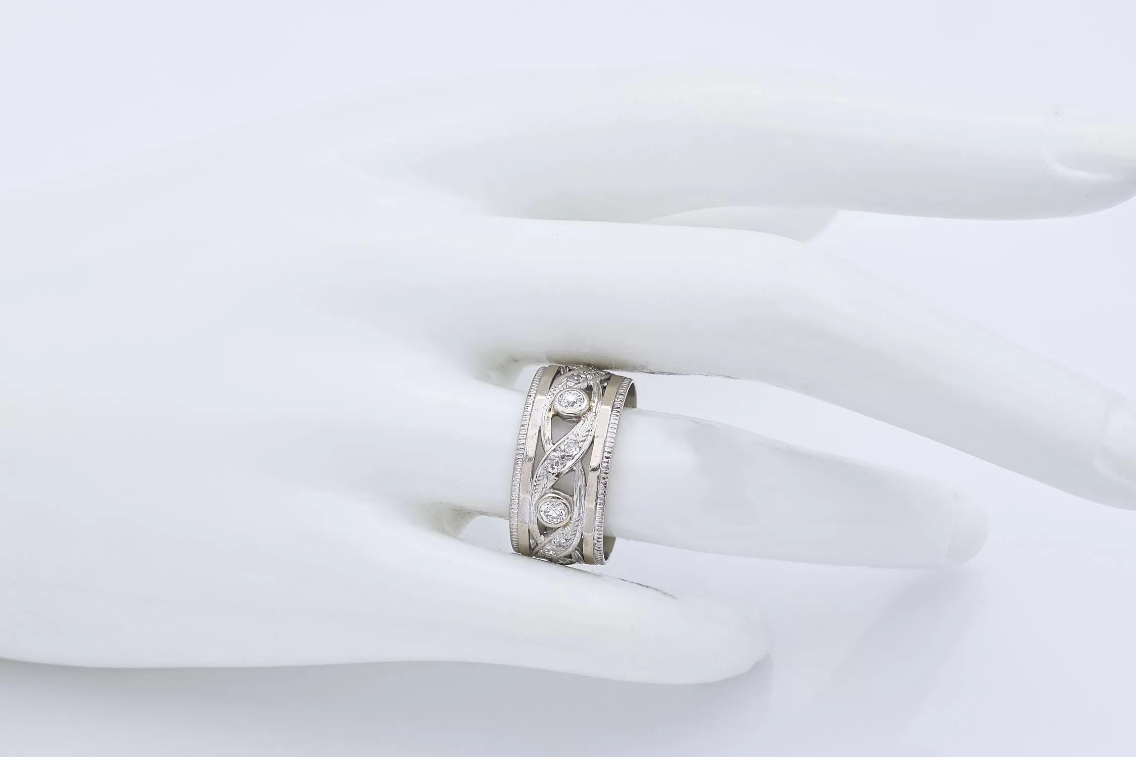 Antique 14K White Gold 0.92 TCW Diamond Band Ring Size 9