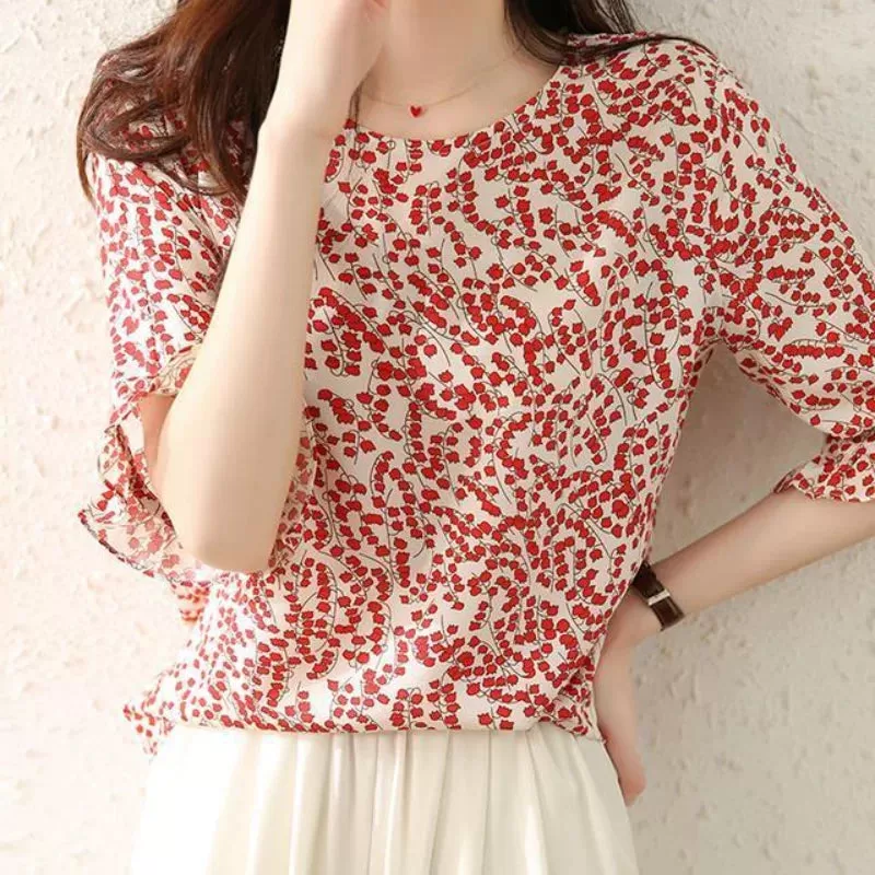 Chic Flower-Patterned Blouse