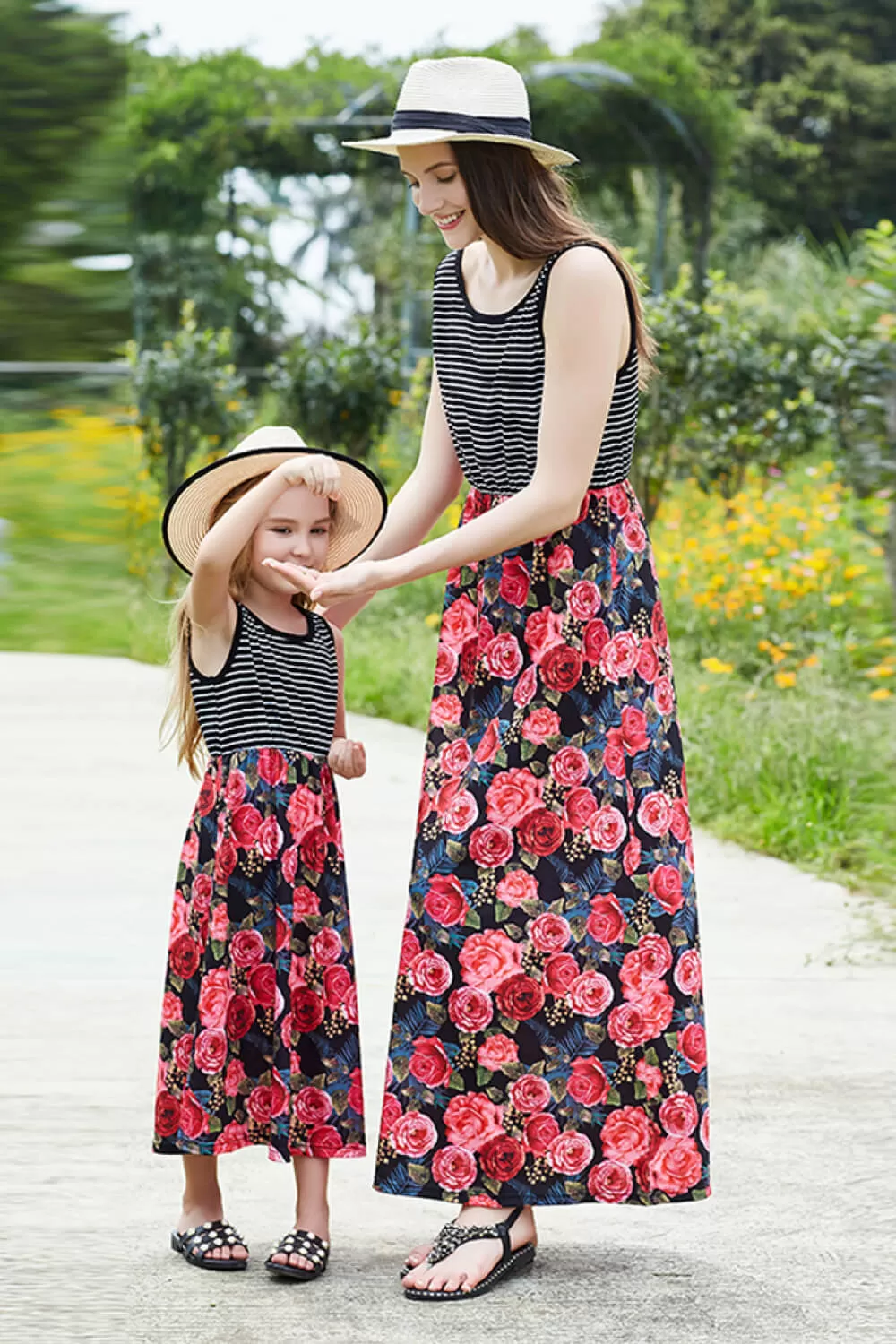 Gestreiftes, geblümtes, gespleißtes Kleid für Mädchen, Bademode für Mutter und Tochter