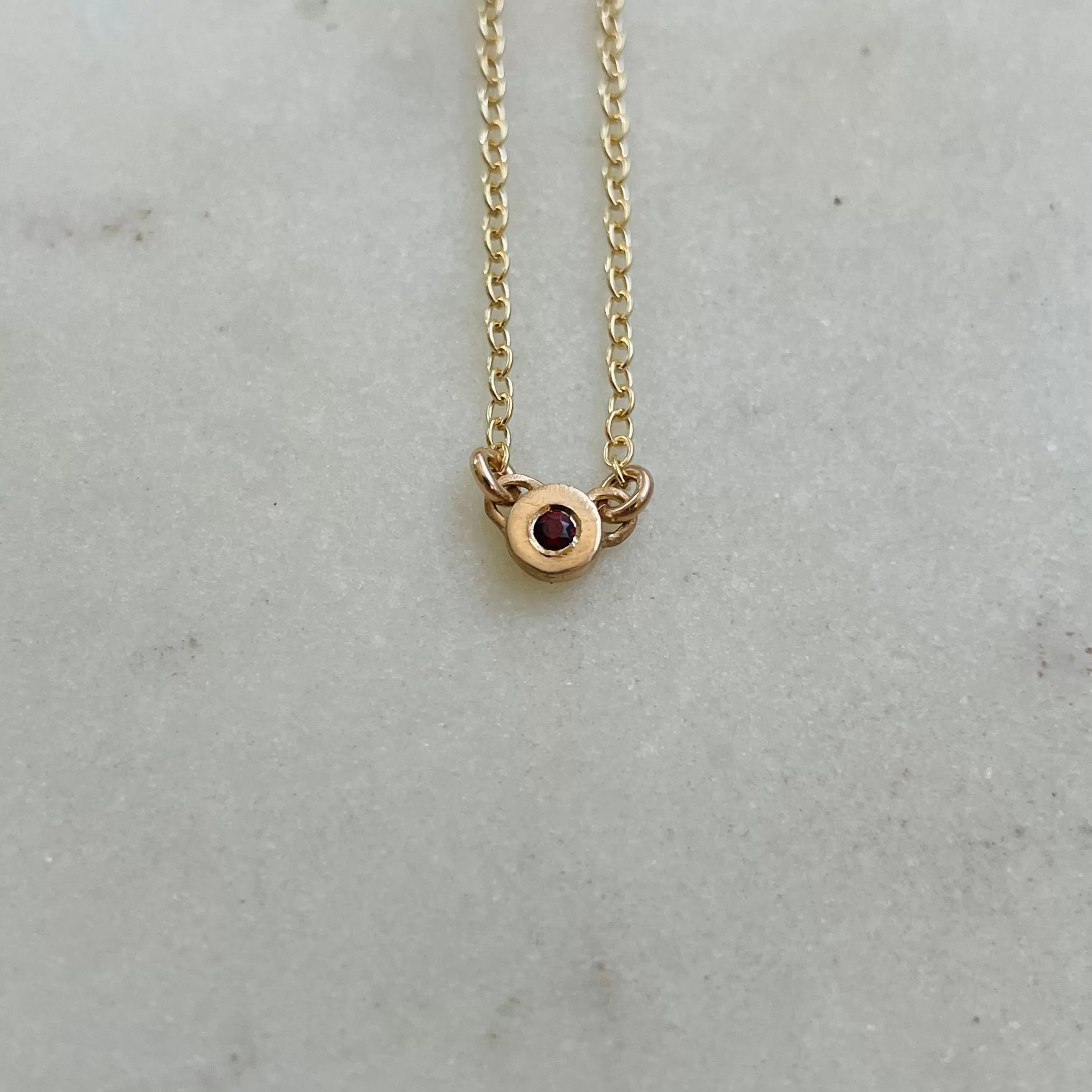 GRACE NECKLACE   GARNET