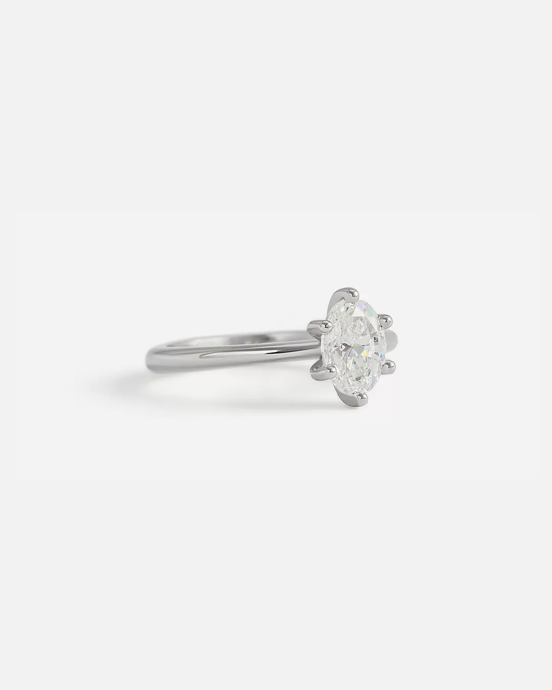 Lara / Oval White Diamond Ring