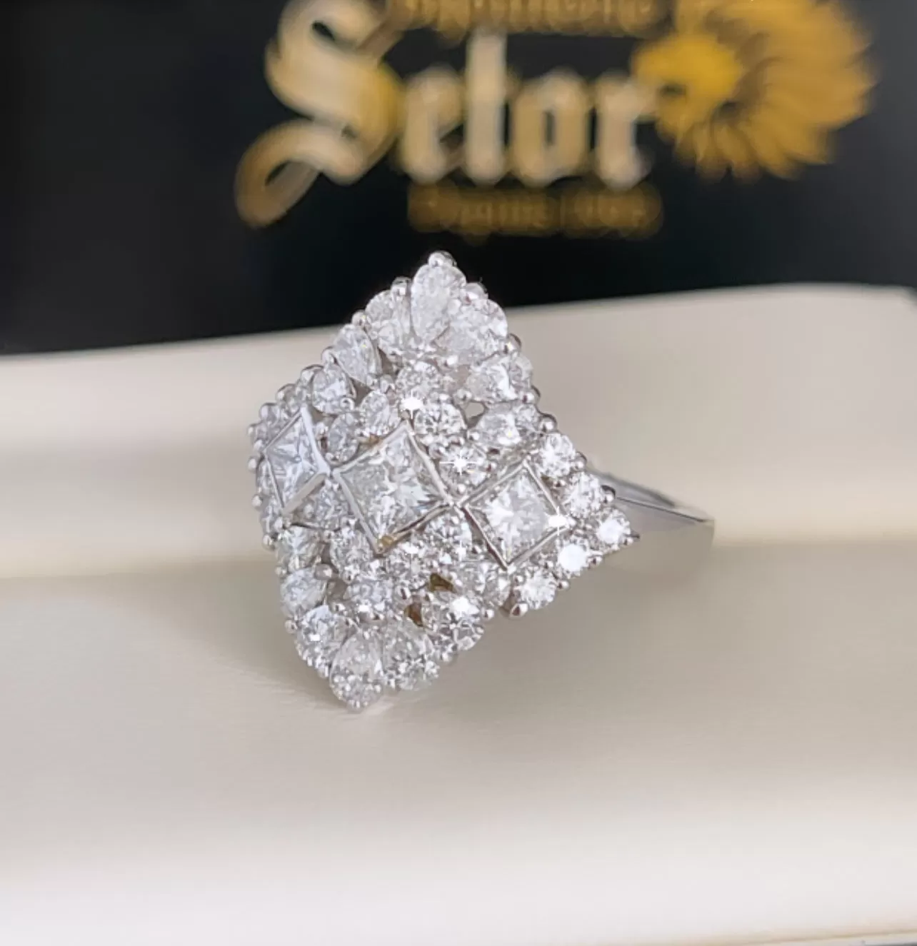 Lozange Diamond ring