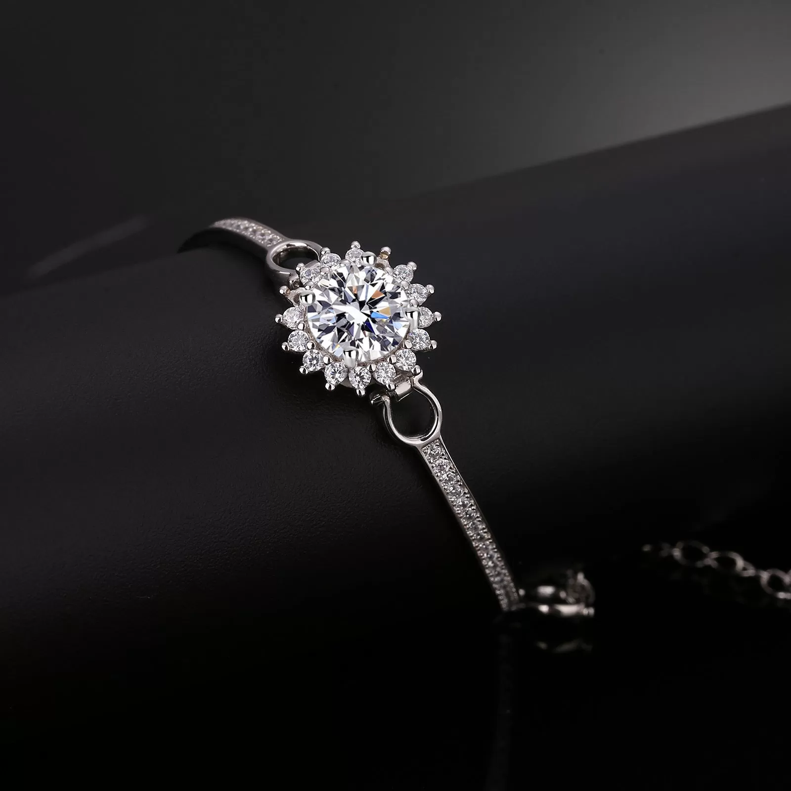 Luxury Sunflower Moissanite Bracelet