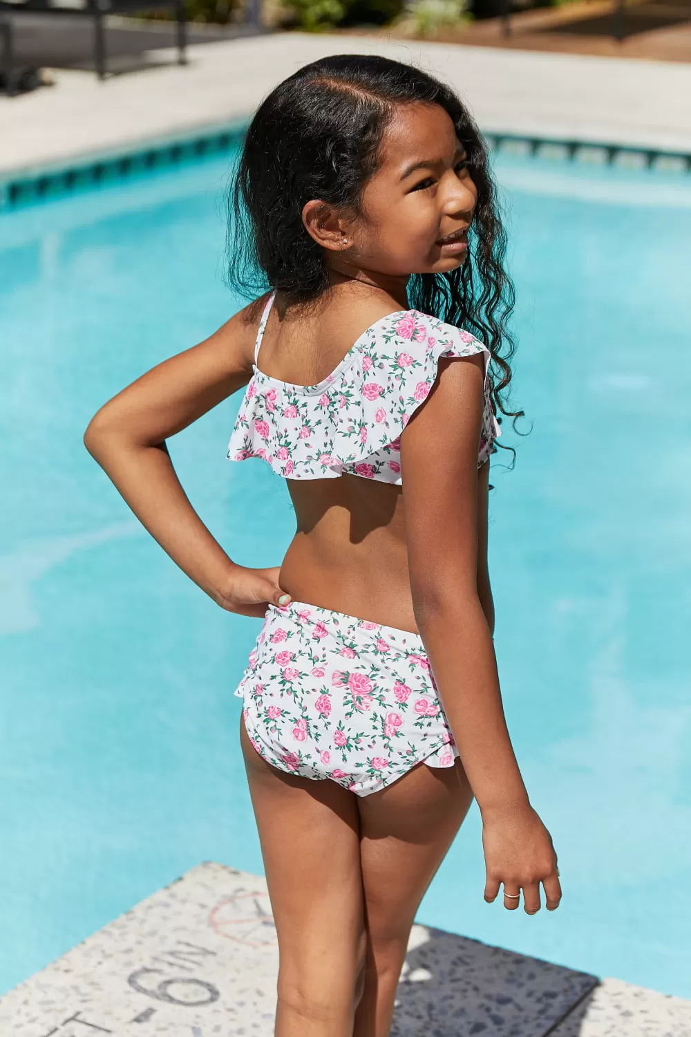 Marina West Swim Float On Ruffle Zweiteiliges Badeset in cremefarbener Mutter-Tochter-Bademode in Rosa