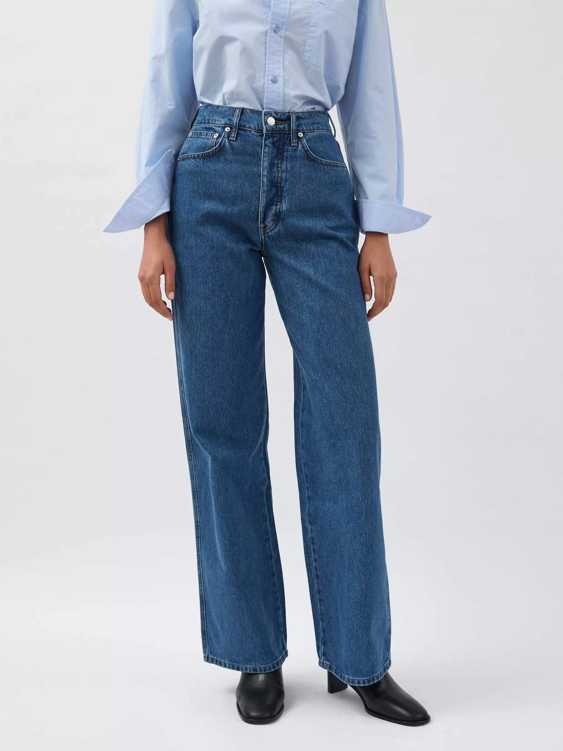 Mid Rise Wide Leg Jean