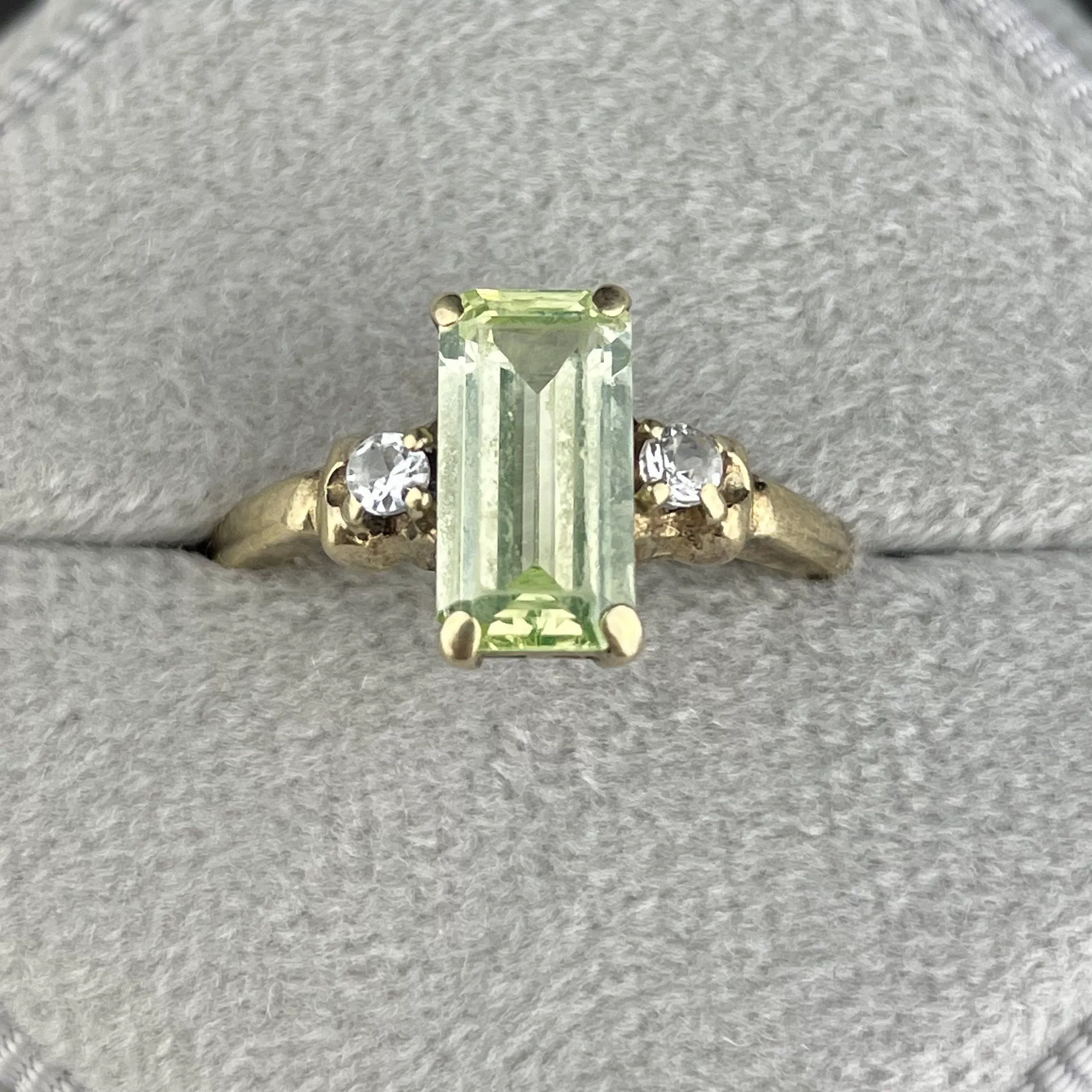 Vintage 10K Gold Green Spinal Statement Ring, Sz 6.5